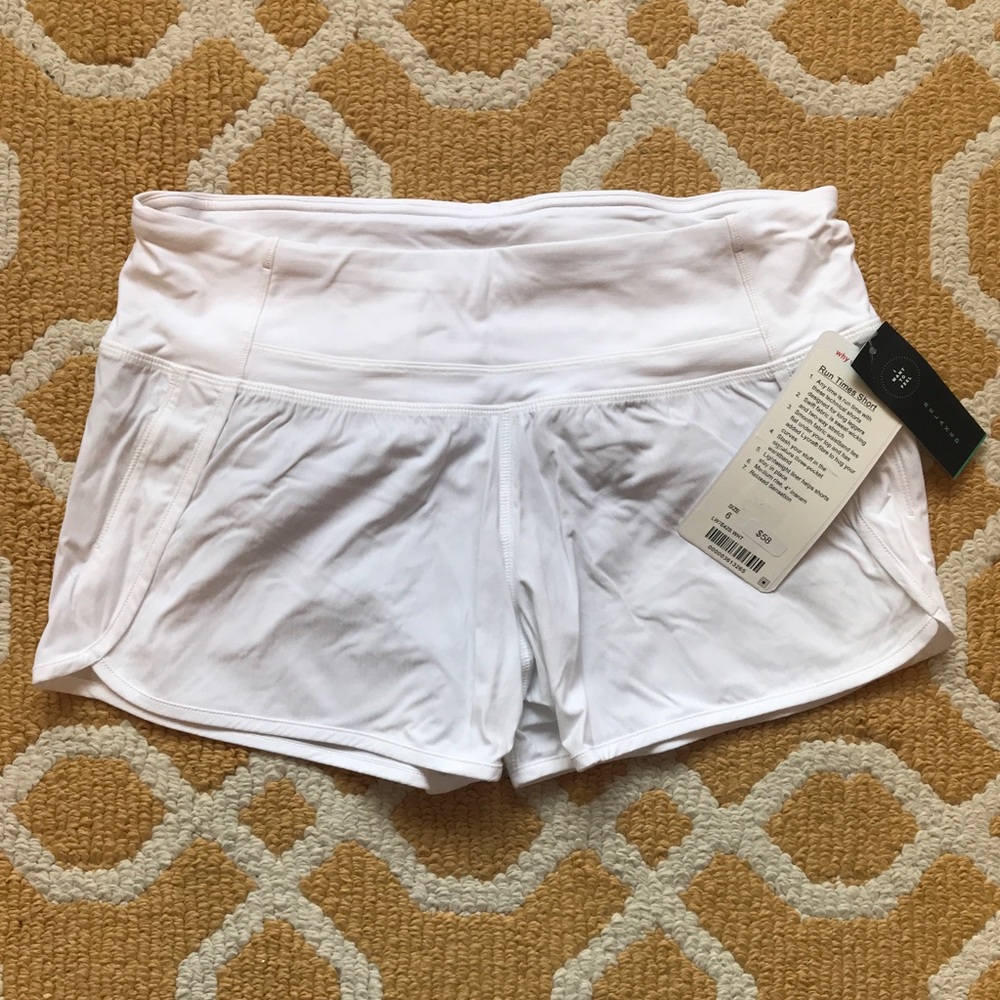 Authentic NWT LuLu Lemon white shorts size 6